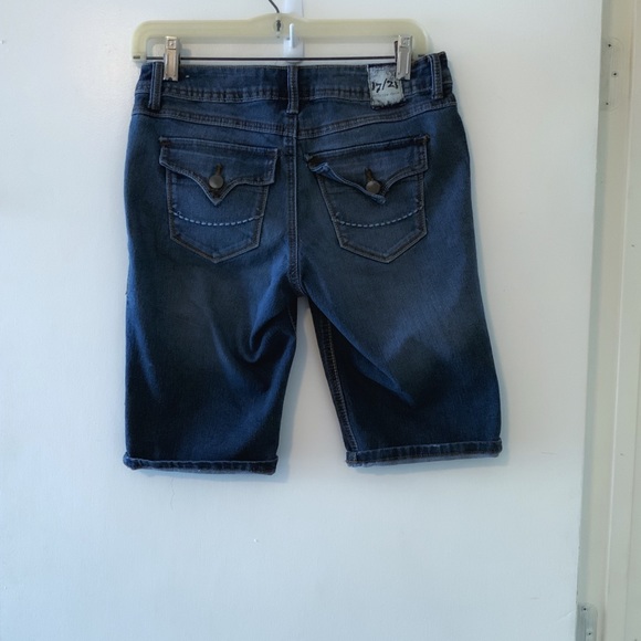 17/21 Jean Shorts Size 4 - Picture 4 of 7